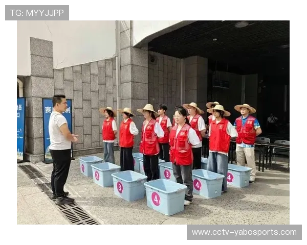 赛事志愿者为比赛提供全方位服务保障