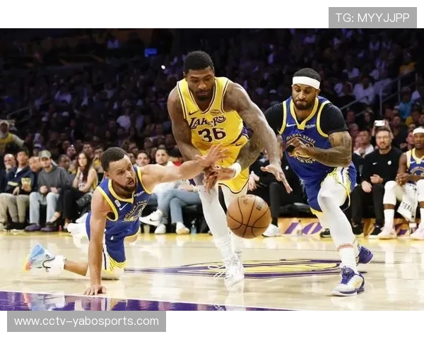 皮尔斯质疑湖人防守:三巨头需交易引入防守型球员